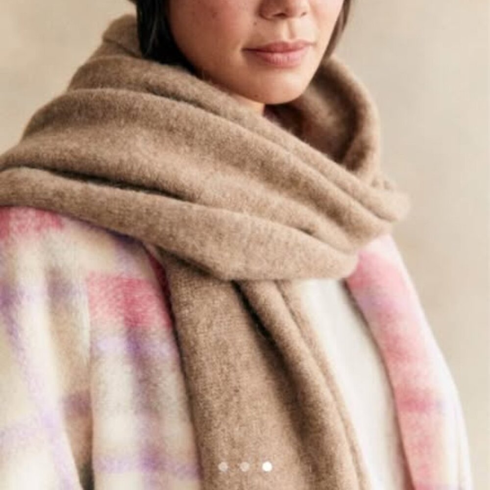 Sezane Marianne scarf in camel - brand new